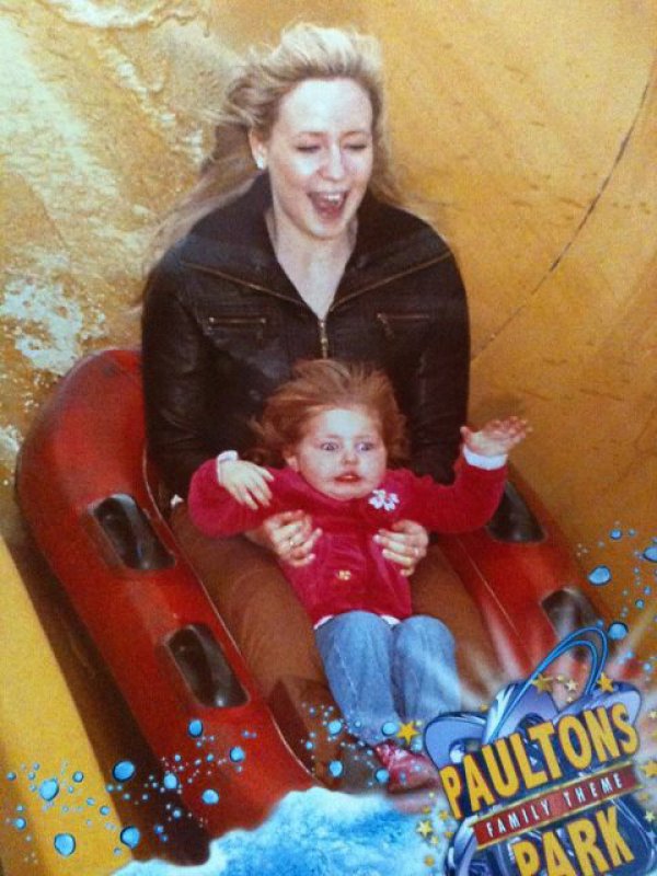 30b200d50abd4677774fef0556361676-terrified-child-on-water-slide